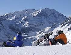 Snowboarder in den Alpen