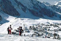 Sonnenskilaufen in Tirol