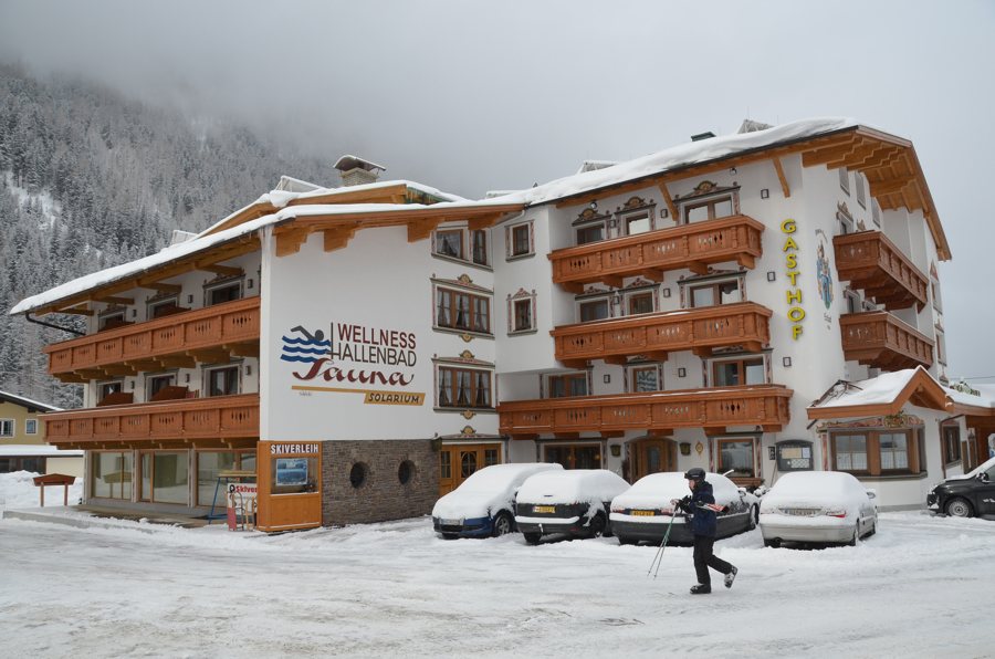 File:Gasthof Schoepf Gries at Otztal Austria - panoramio.jpg