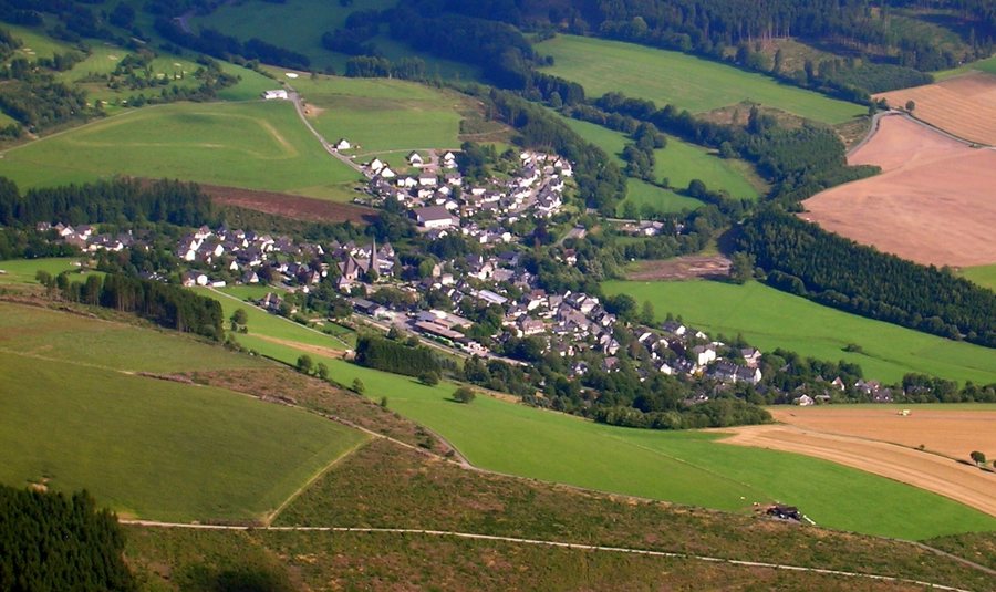 File:Gleidorf from above.jpg