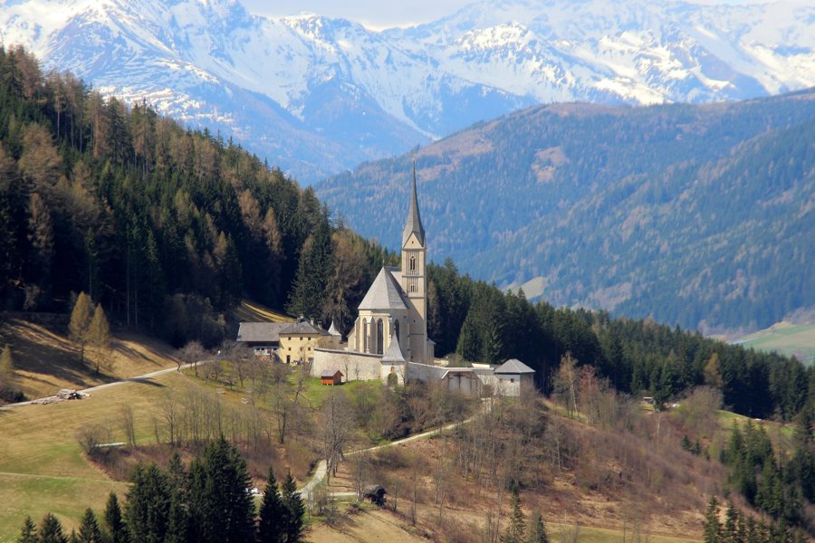 File:St. Leonhard ob Tamsweg total.jpg