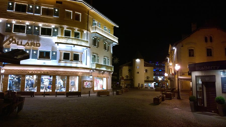 File:74120 Megève, France - panoramio (2).jpg