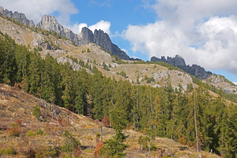 File:Aiguilles de Chabrières (Réallon, Hautes-Alpes, France) DSC01829.jpg