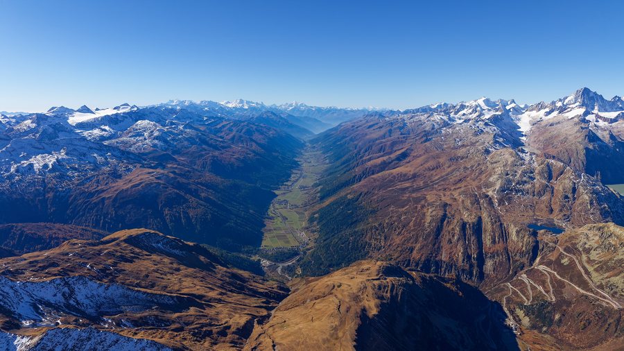 File:Das Goms aus der Luft vom Furkapass aus.jpg