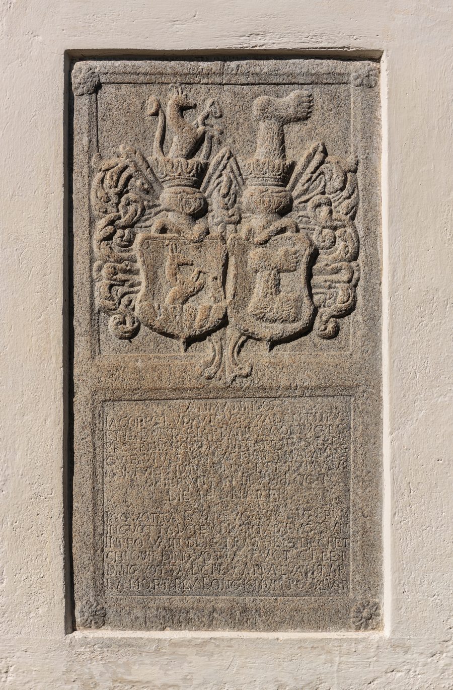 Restaurierte Wandmalerei in der Kirche San Güerg in Lavin