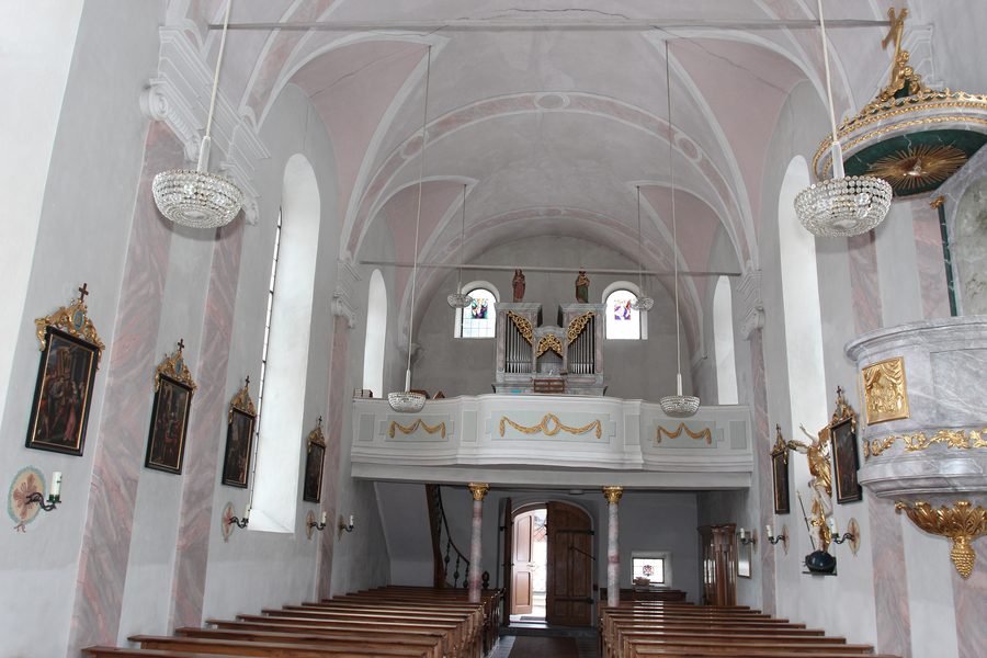Außenansicht der Pfarrkirche hl. Helena in Nußdorf-Debant