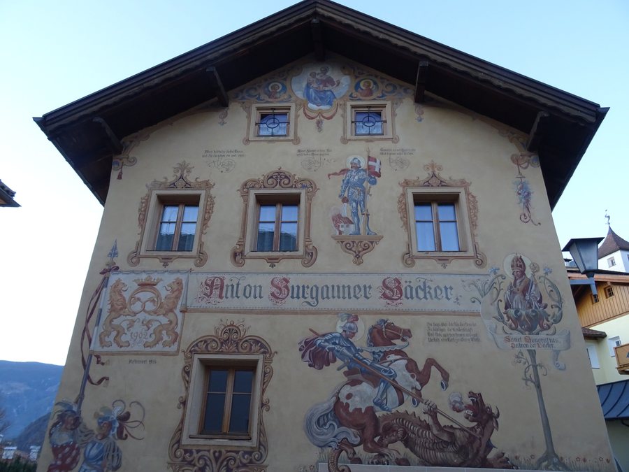 File:Castelrotto - Casa affrescata.jpg