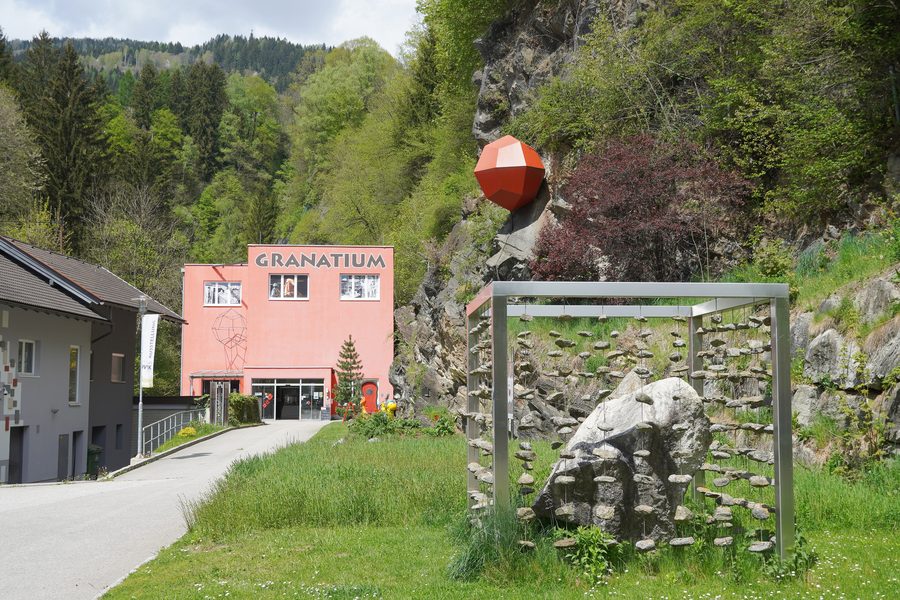 Eingang des Granatiums in Radenthein, Kärnten