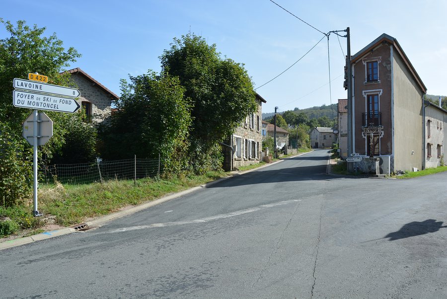 File:D 422 vers Lavoine (La Guillermie) 2023-10-01.JPG