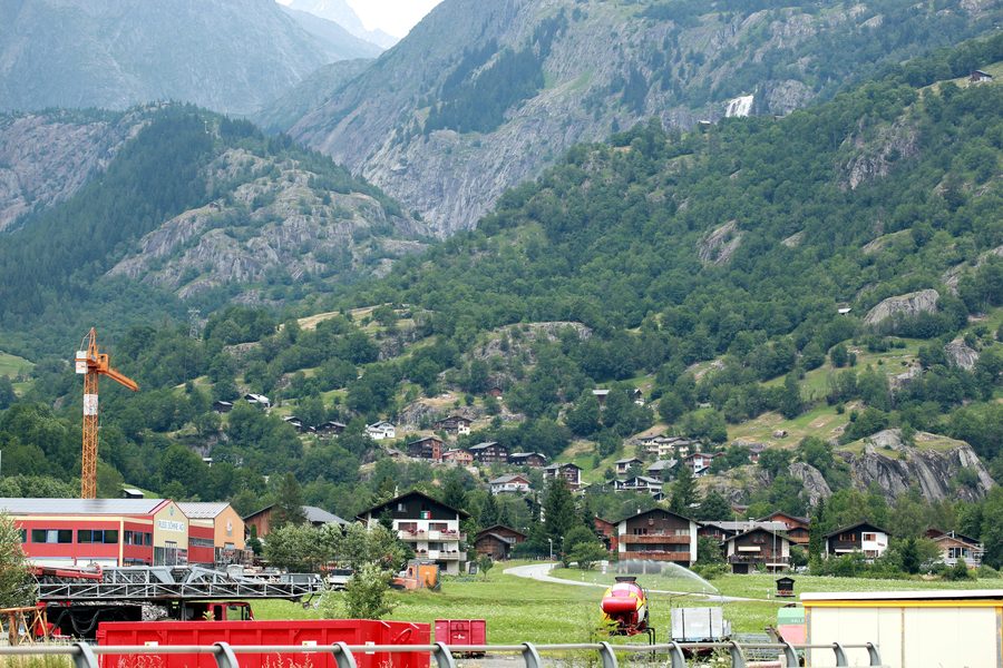 Fieschertal im Wallis mit alpiner Berglandschaft im Hintergrund
