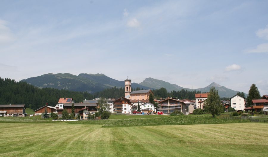 Blick auf Lantsch/Lenz in Graubünden