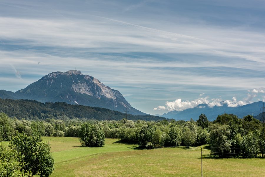 View of the Gailtal with the Dobratsch mountain in the background near Latschach in the municipality of Hermagor-Pressegger See