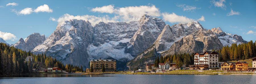 Der Lago di Misurina mit dem Sorapiss-Massiv im Dolomitenraum