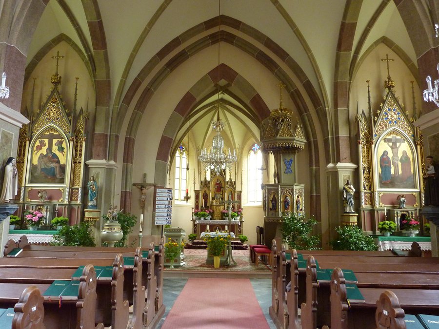 File:St Lorenzen Gitschtal Kirche1.jpg