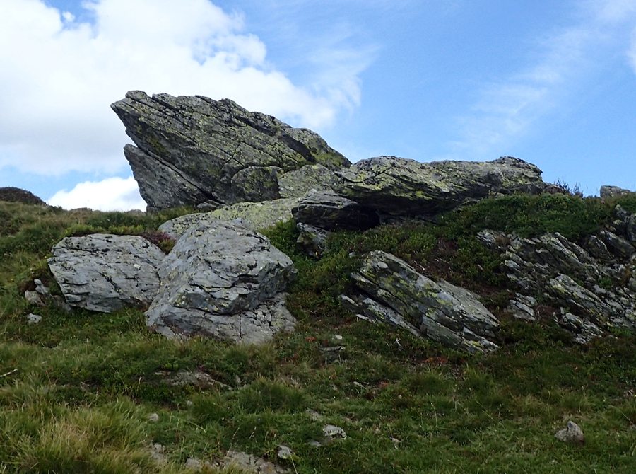 File:Rocher Excalibur - Kaamelott (Les Estables).jpg