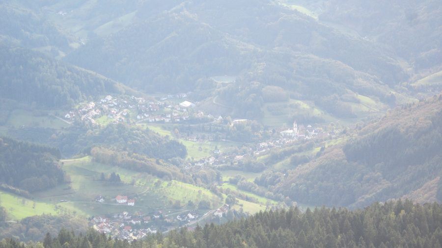 Village d'Ottenhöfen im Schwarzwald vu depuis le Hornisgrinde