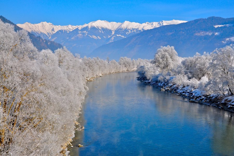 Blick von der Draubrücke in Kleblach-Lind auf die Reißeckgruppe