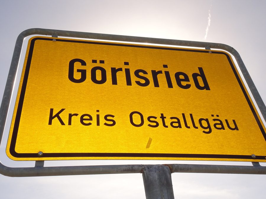 Ortstafel von Görisried im Landkreis Ostallgäu