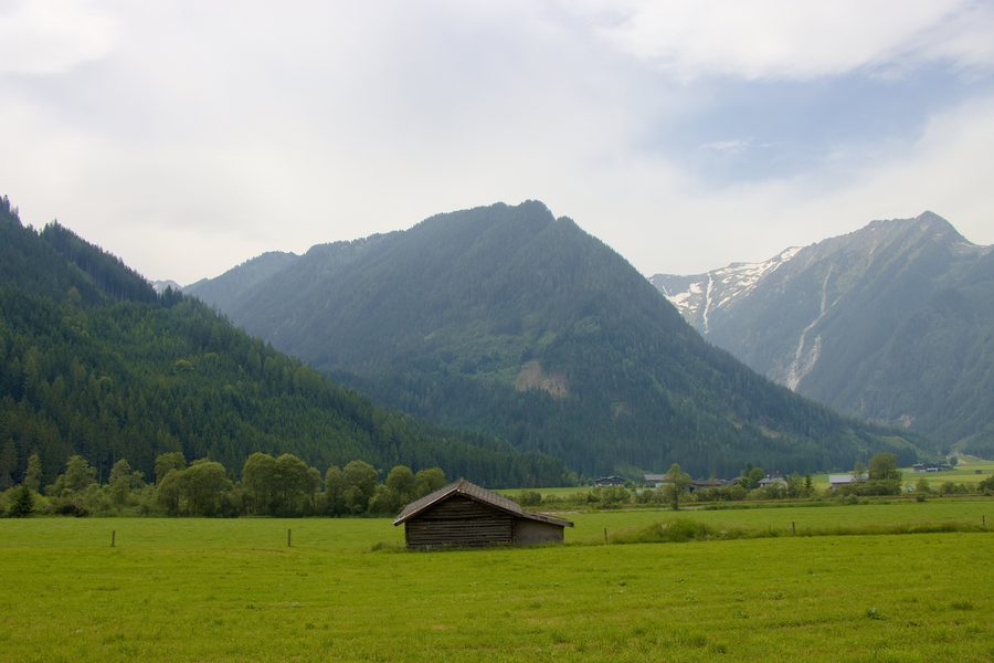 Blick auf das Ortschaftsgebiet Sulzau mit den Eingängen zum Untersulzbach- und Obersulzbachtal
