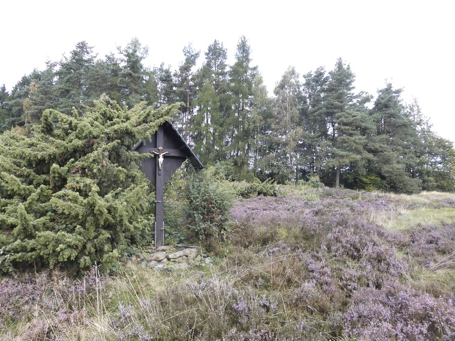 File:Mernes Wegekreuz 01.jpg