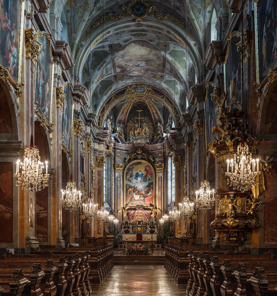 Innenraum des Doms von Sankt Pölten in Niederösterreich