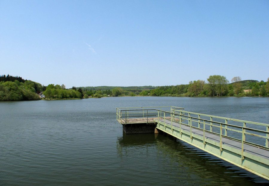 Der Seeweiher zwischen Mengerskirchen und Waldernbach