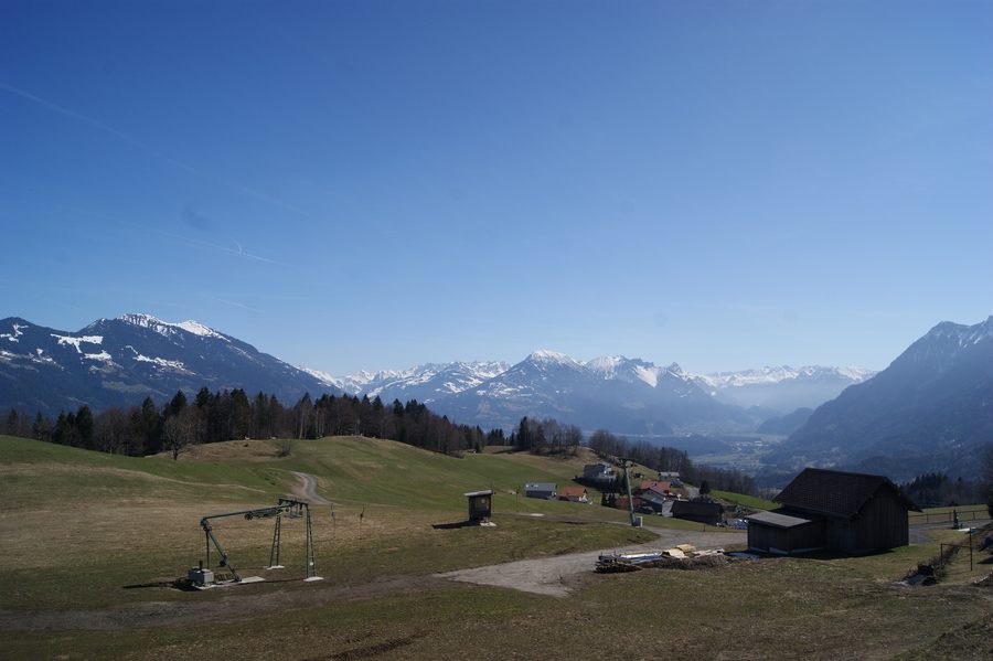 Blick von Gurtis ins Walgau in Vorarlberg