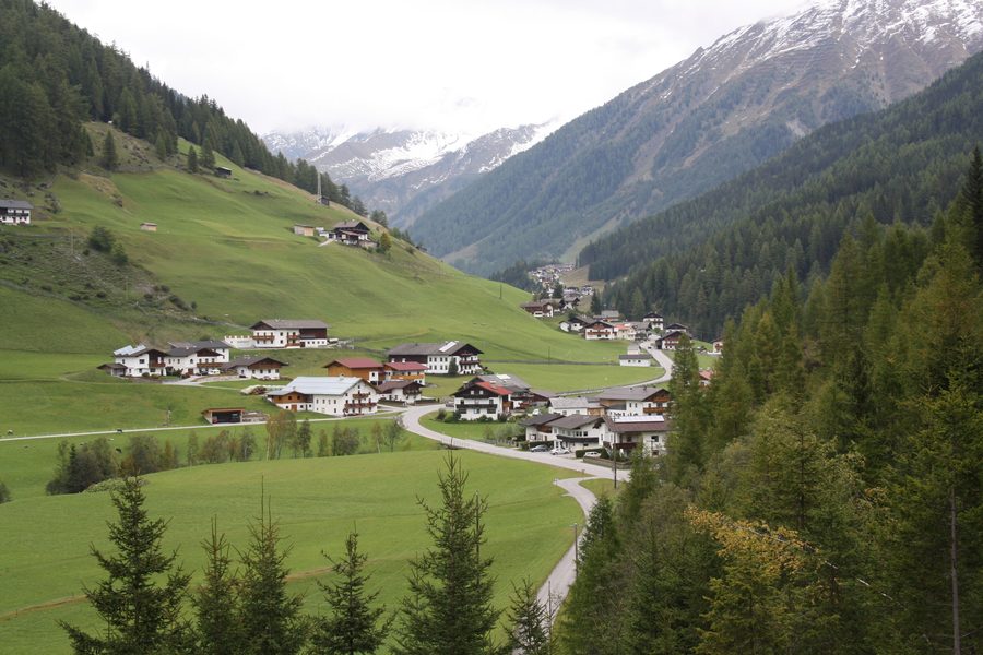 Blick auf das Schmirntal bei Schmirn in Tirol