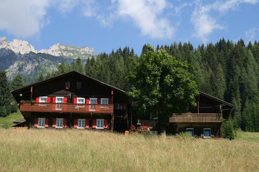 File:Sappada Vecchia (1150146575).jpg
