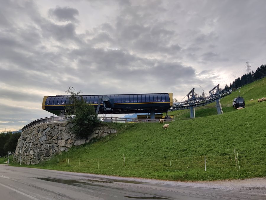 Talstation Peter Anich I der Bergbahnen Oberperfuss am Rangger Köpfl