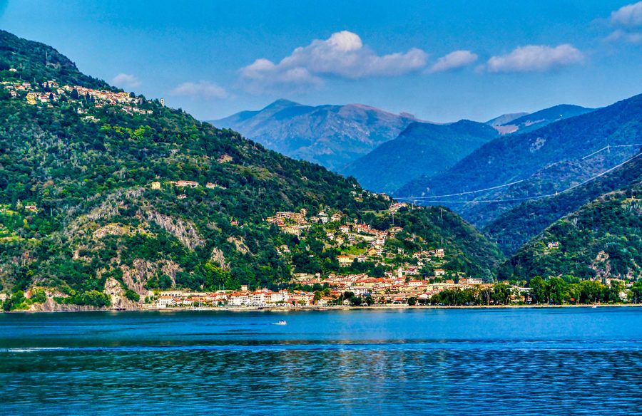 Blick auf Verbania und den Lago Maggiore im Piemont