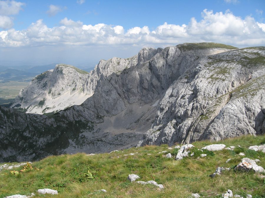 Winterliche Durmitor-Berglandschaft mit Savin Kuk bei Žabljak