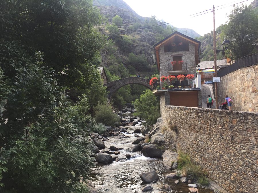 File:Pont de Tavascan.jpg