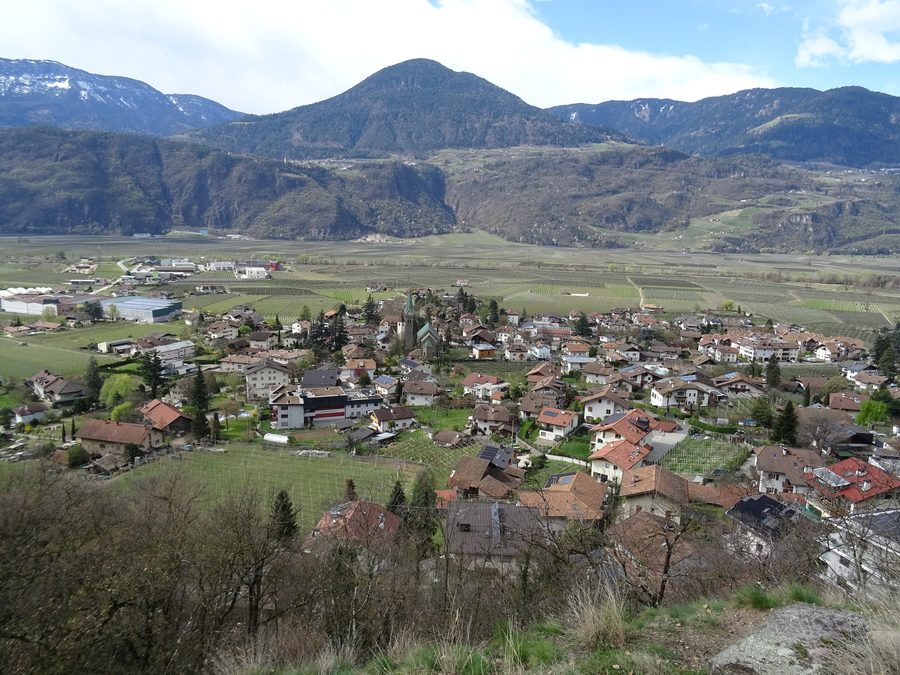 Blick auf Gargazon im Südtiroler Talraum
