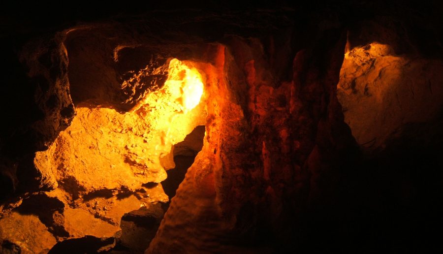 Innenansicht der Wiehler Tropfsteinhöhle