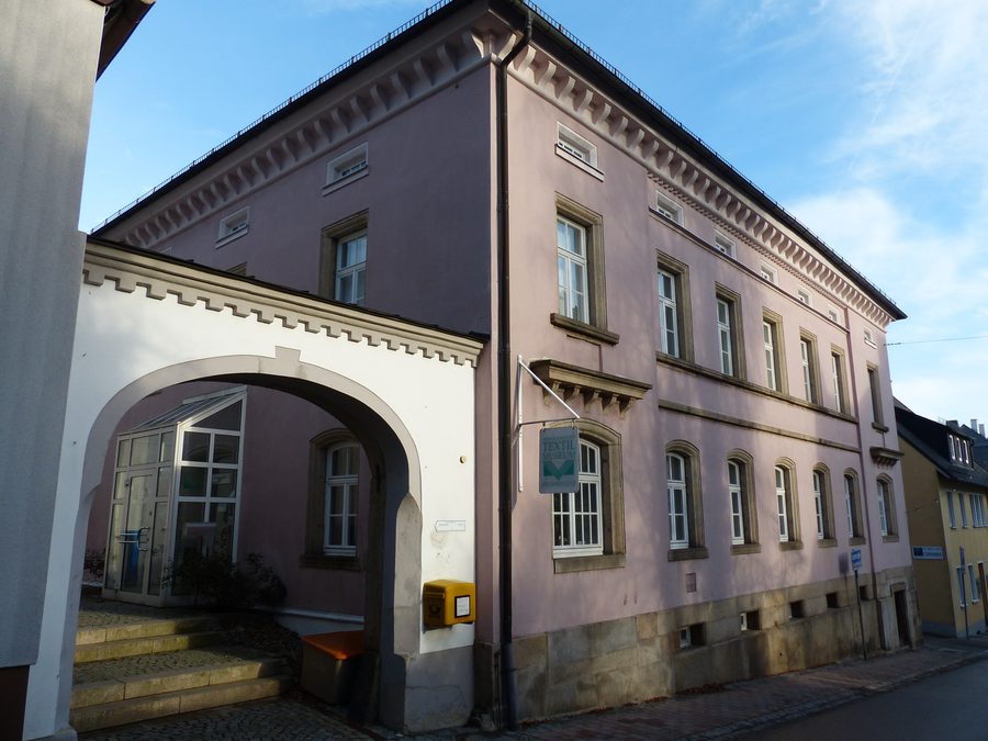 Außenansicht des Oberfränkischen Textilmuseums in Helmbrechts