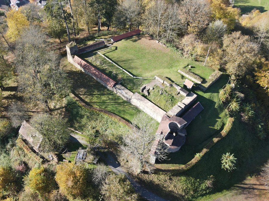 Burgruine Hatzfeld (Eder) aus der Vogelperspektive