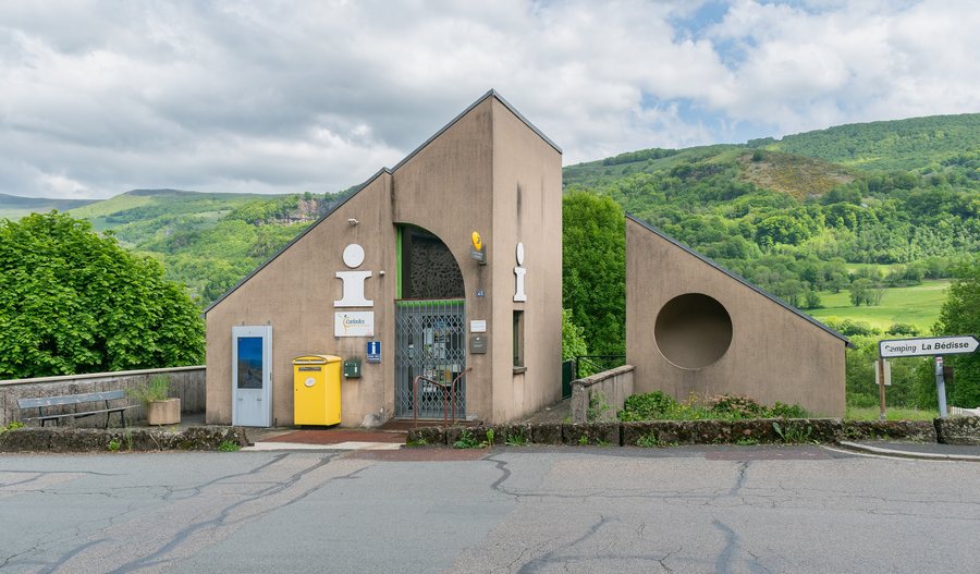 File:Tourist information centre in Thiezac (1).jpg