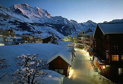 Wengen Abenddämerung mit Jungfrau