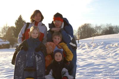 Auch Kinder lachen im Lachtaler Skiurlaub